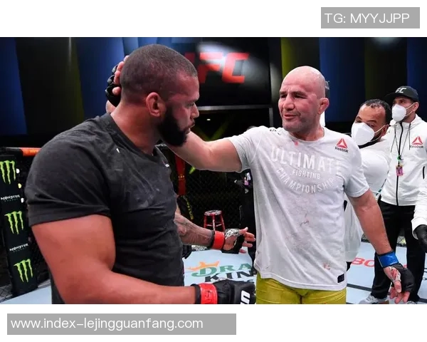 UFC精彩对决狼人挑战特谢拉谁将成为新王者的巅峰之战 UFC精彩对决狼人挑战特谢拉谁将成为新王者的巅峰之战